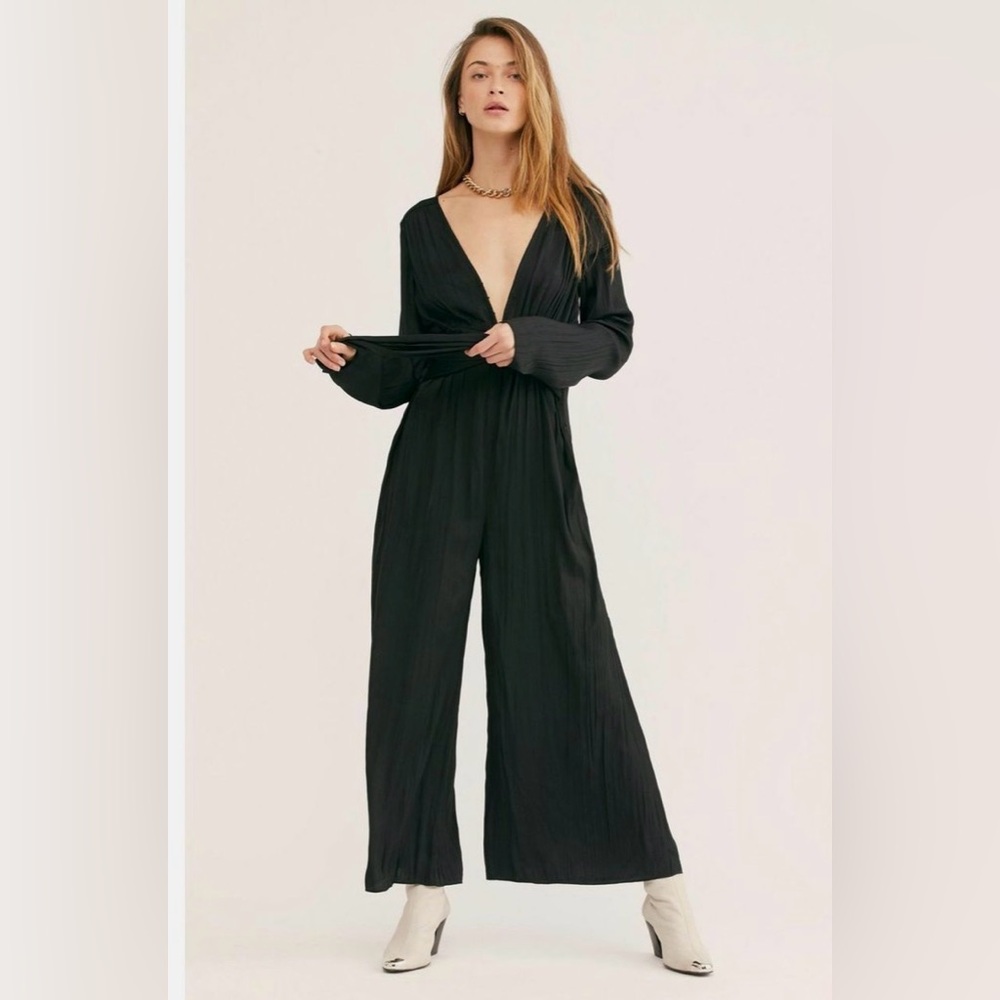 Free People Black Deep V-Neck Larina Jumpsuit Size 12 New silky pant suit romper